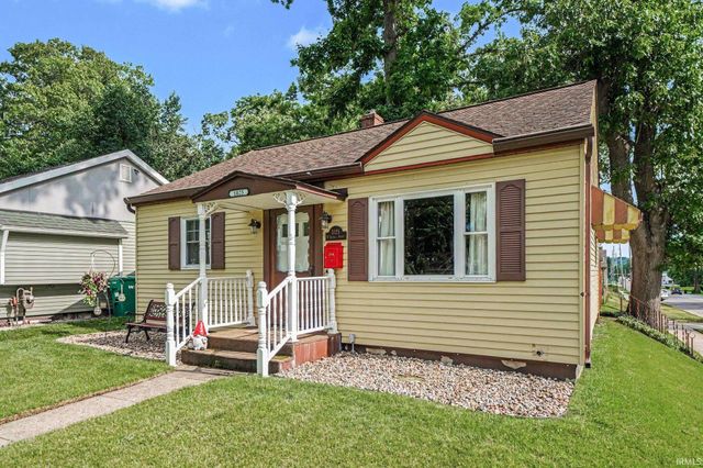 1025 W Battell Street, Mishawaka, IN 46545