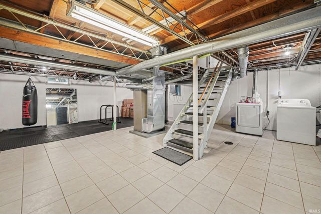 1025 W Battell Street, Mishawaka, IN 46545