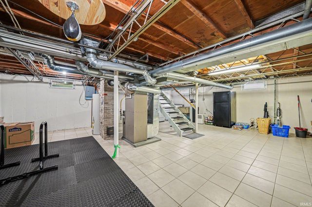 1025 W Battell Street, Mishawaka, IN 46545