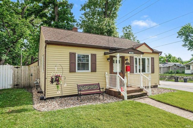 1025 W Battell Street, Mishawaka, IN 46545
