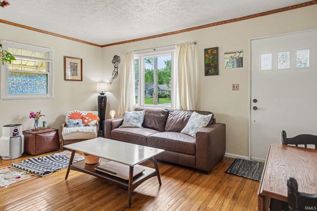1025 W Battell Street, Mishawaka, IN 46545