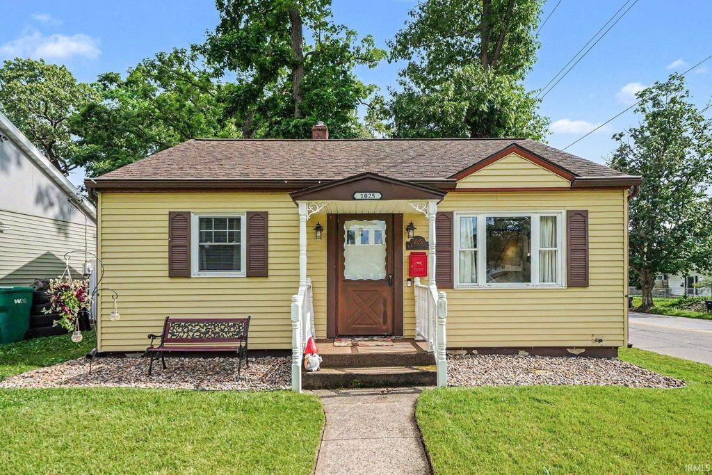 1025 W Battell Street, Mishawaka, IN 46545