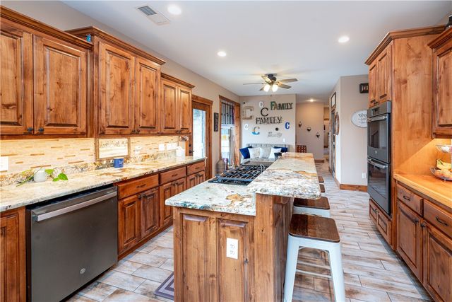 22083 W Mountain Road, Gravette, AR 72736