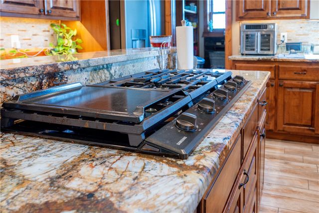 22083 W Mountain Road, Gravette, AR 72736