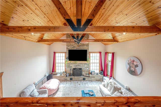 22083 W Mountain Road, Gravette, AR 72736