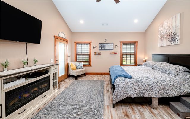 22083 W Mountain Road, Gravette, AR 72736