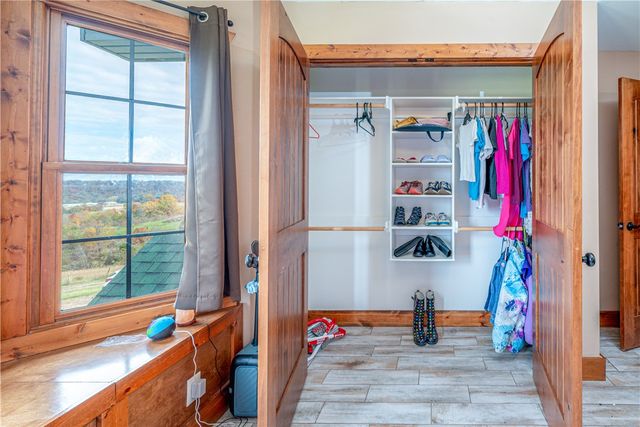 22083 W Mountain Road, Gravette, AR 72736