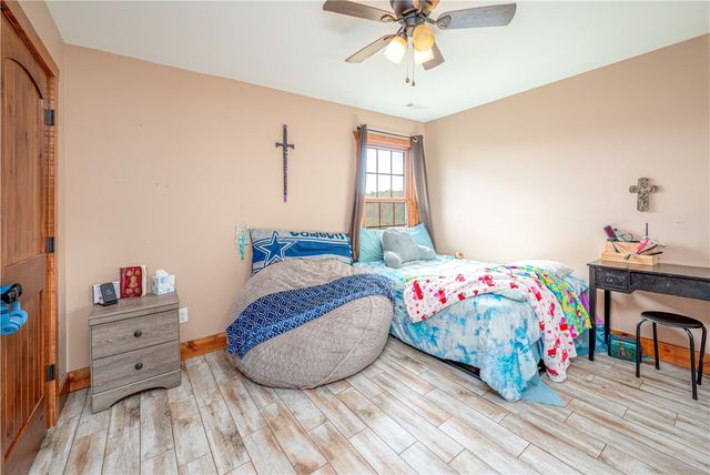 22083 W Mountain Road, Gravette, AR 72736