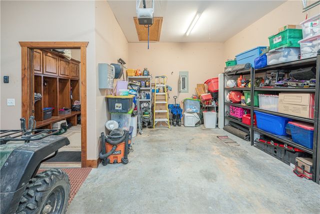 22083 W Mountain Road, Gravette, AR 72736