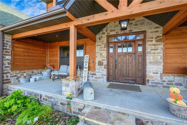 22083 W Mountain Road, Gravette, AR 72736