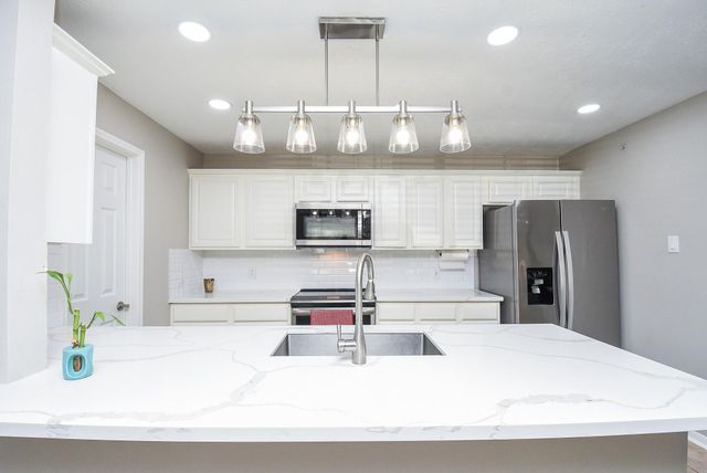 8051 Bay Branch Drive 112, The Woodlands, TX 77382