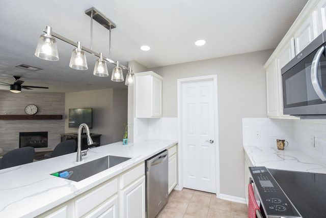 8051 Bay Branch Drive 112, The Woodlands, TX 77382