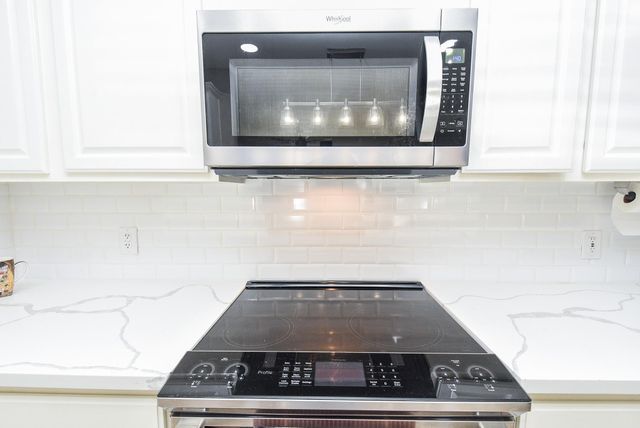 8051 Bay Branch Drive 112, The Woodlands, TX 77382