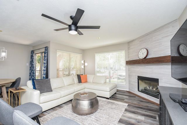 8051 Bay Branch Drive 112, The Woodlands, TX 77382