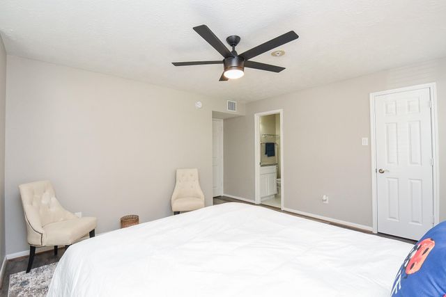 8051 Bay Branch Drive 112, The Woodlands, TX 77382