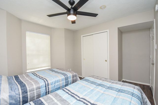 8051 Bay Branch Drive 112, The Woodlands, TX 77382