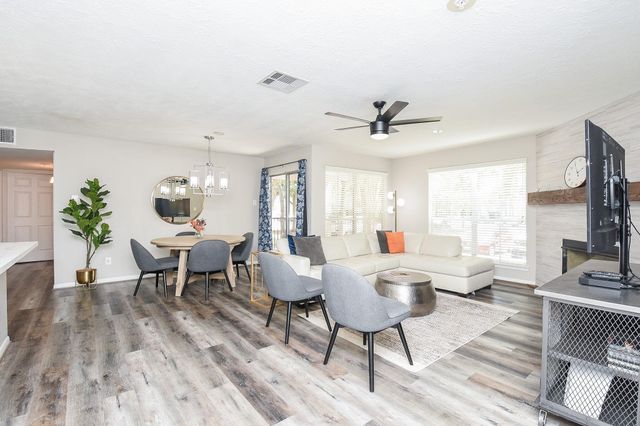 8051 Bay Branch Drive 112, The Woodlands, TX 77382