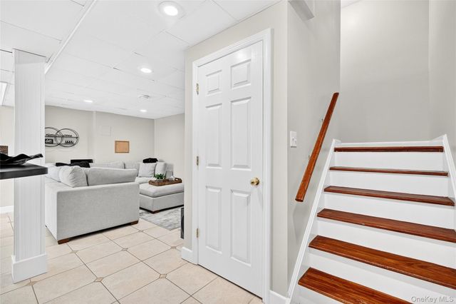 41 Pembrooke Court, Putnam Valley, NY 10579