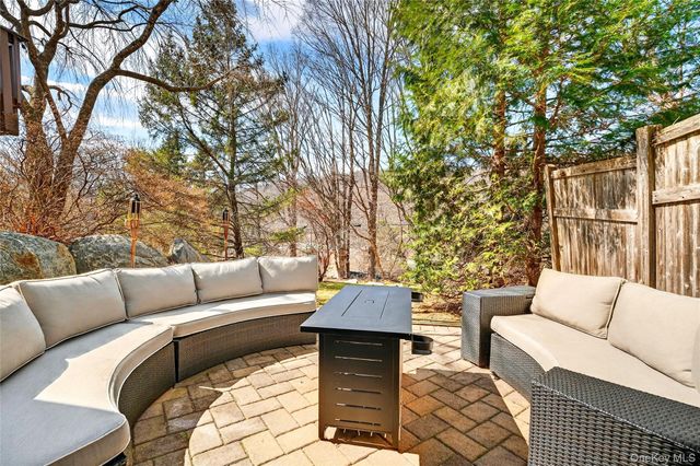 41 Pembrooke Court, Putnam Valley, NY 10579