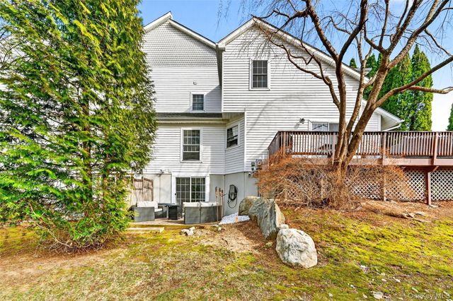 41 Pembrooke Court, Putnam Valley, NY 10579