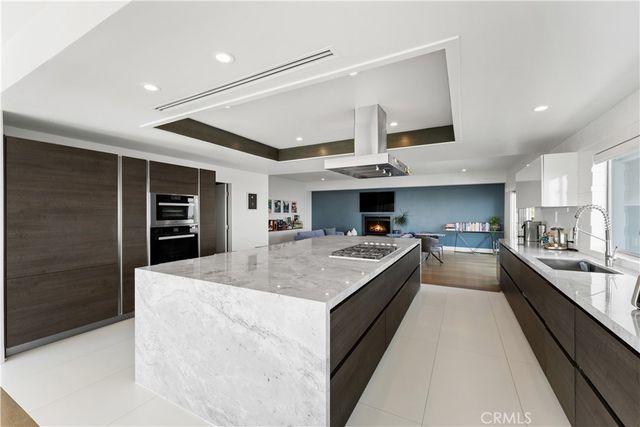 180 Aspen Oak Lane, Glendale, CA 91207