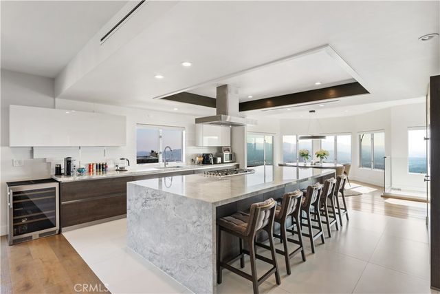 180 Aspen Oak Lane, Glendale, CA 91207