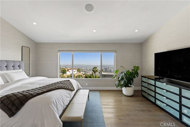 180 Aspen Oak Lane, Glendale, CA 91207