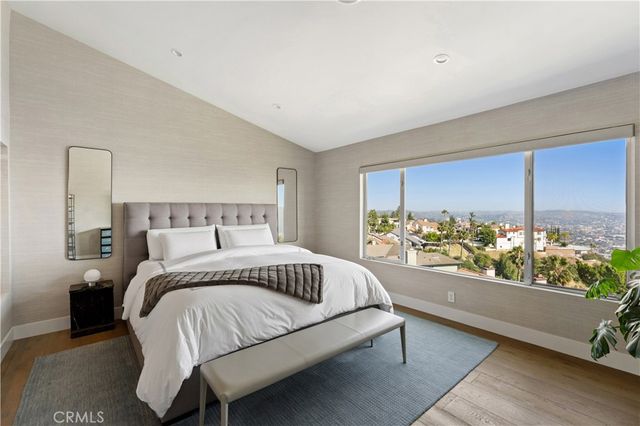 180 Aspen Oak Lane, Glendale, CA 91207