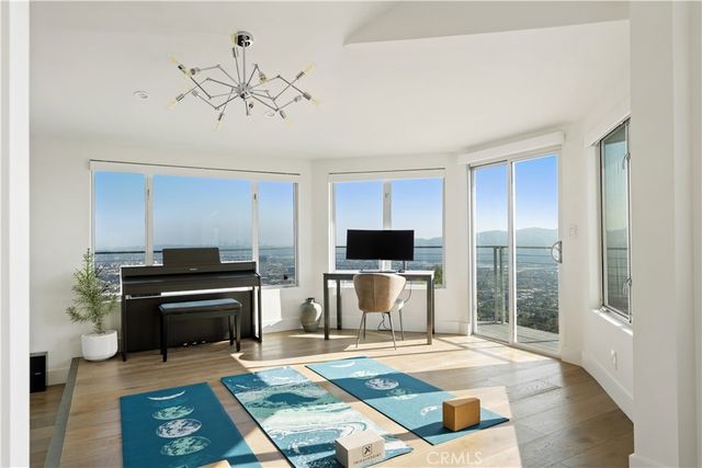 180 Aspen Oak Lane, Glendale, CA 91207