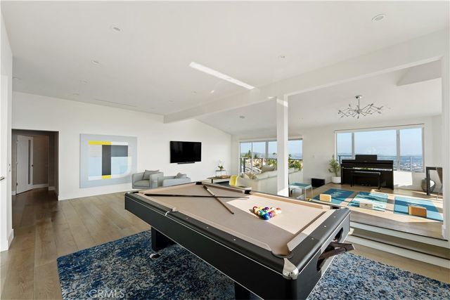 180 Aspen Oak Lane, Glendale, CA 91207