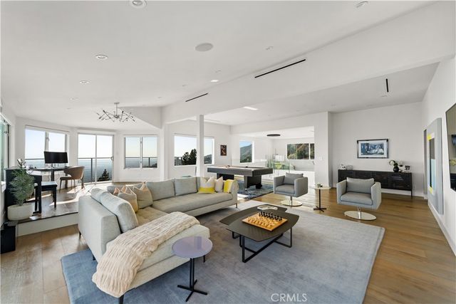 180 Aspen Oak Lane, Glendale, CA 91207