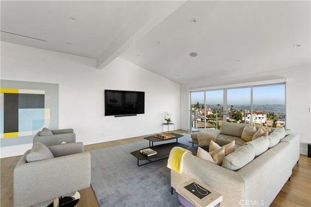 180 Aspen Oak Lane, Glendale, CA 91207