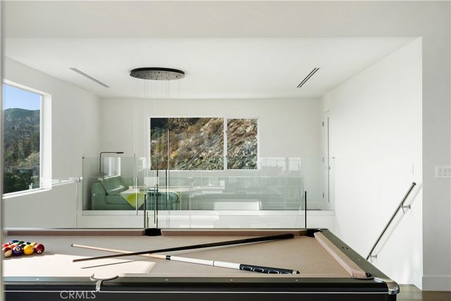 180 Aspen Oak Lane, Glendale, CA 91207