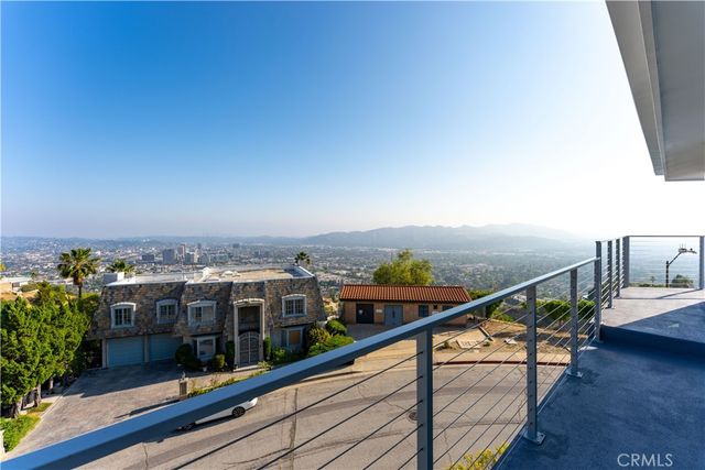 180 Aspen Oak Lane, Glendale, CA 91207