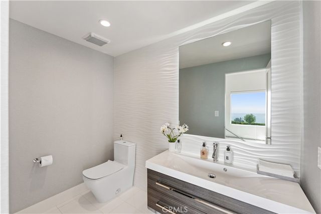 180 Aspen Oak Lane, Glendale, CA 91207