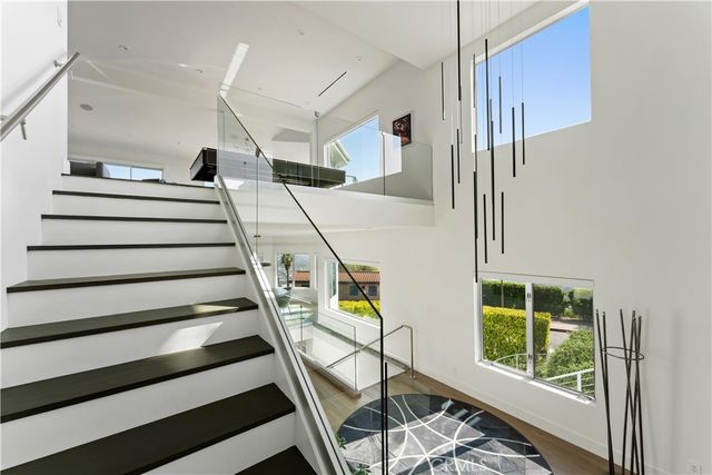 180 Aspen Oak Lane, Glendale, CA 91207
