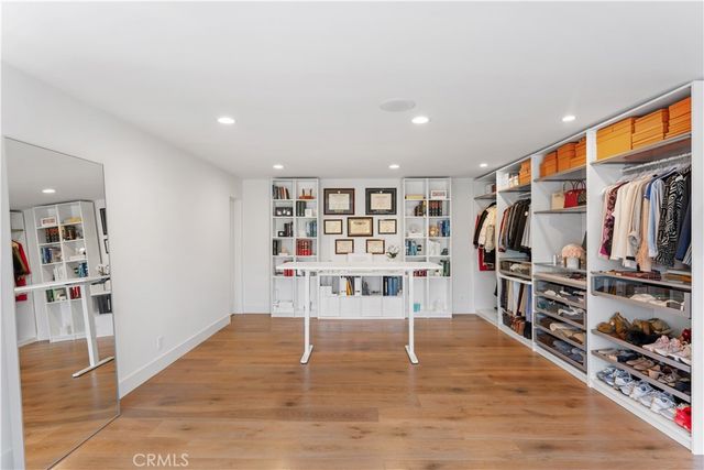 180 Aspen Oak Lane, Glendale, CA 91207
