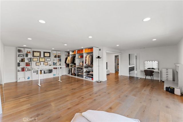 180 Aspen Oak Lane, Glendale, CA 91207