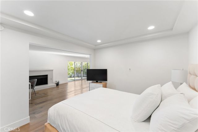 180 Aspen Oak Lane, Glendale, CA 91207