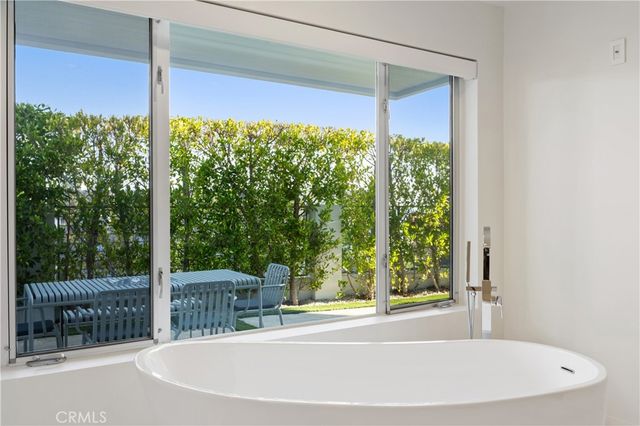 180 Aspen Oak Lane, Glendale, CA 91207