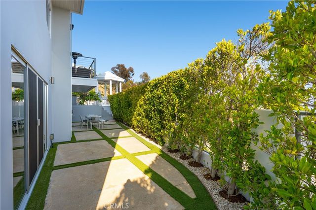 180 Aspen Oak Lane, Glendale, CA 91207