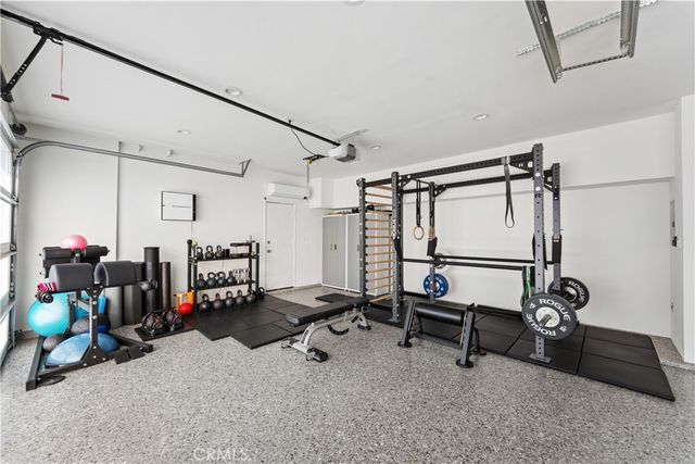 180 Aspen Oak Lane, Glendale, CA 91207