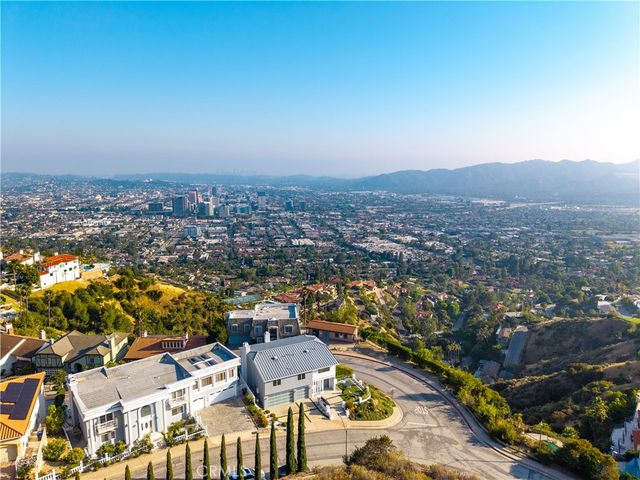 180 Aspen Oak Lane, Glendale, CA 91207