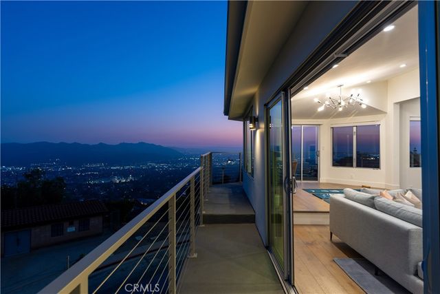 180 Aspen Oak Lane, Glendale, CA 91207