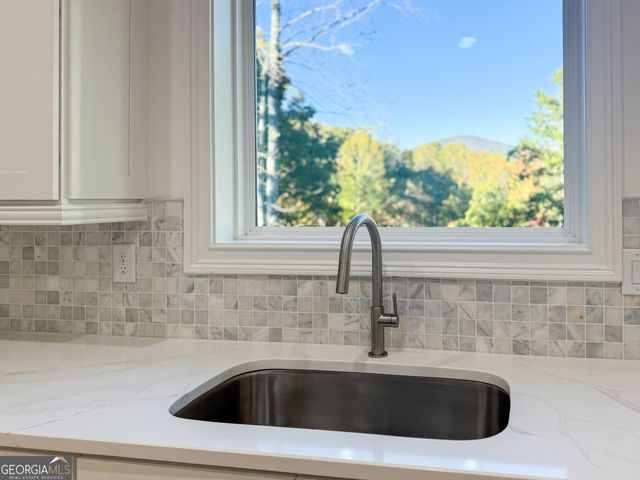 2125 Goat Neck Road, Cleveland, GA 30528