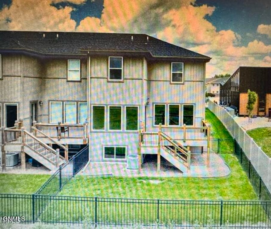 1913 14th Street W, Williston, ND 58801 photo 2