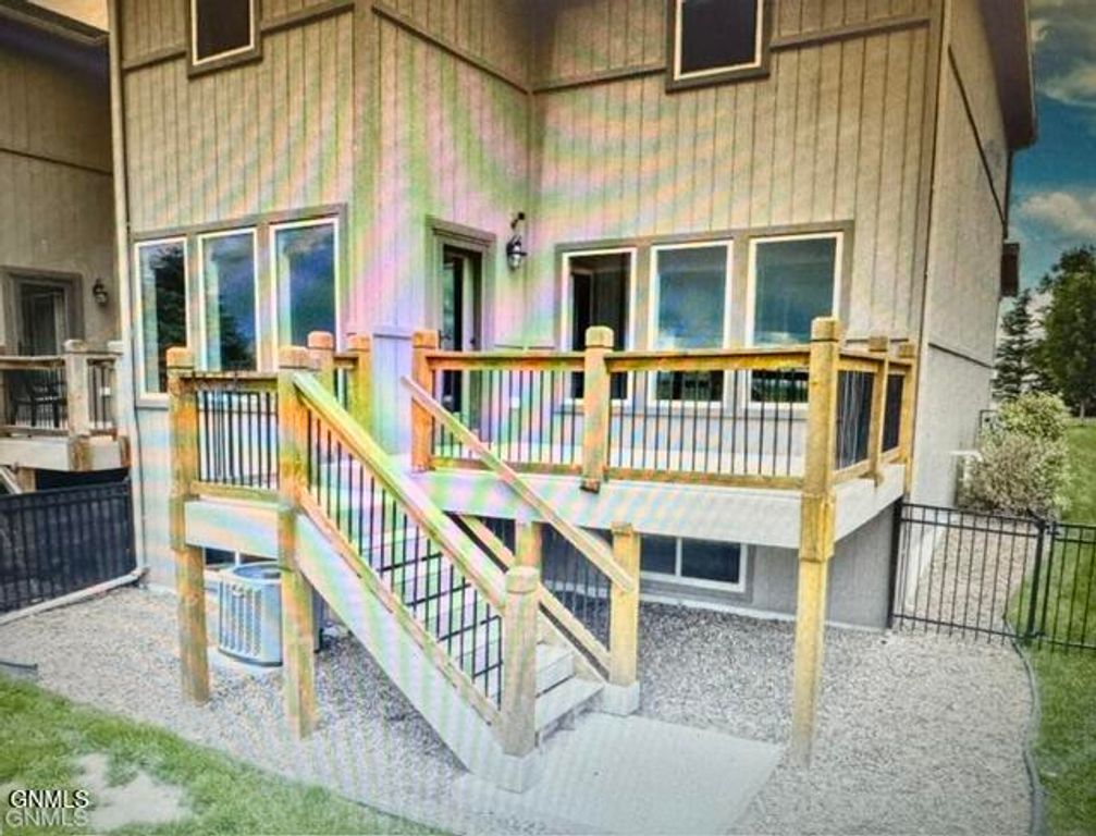 1913 14th Street W, Williston, ND 58801 photo 3
