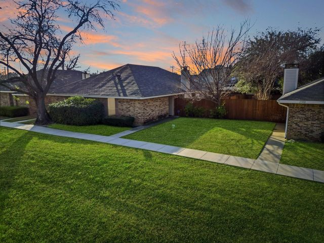 2306 Carol Good Lane, Carrollton, TX 75006