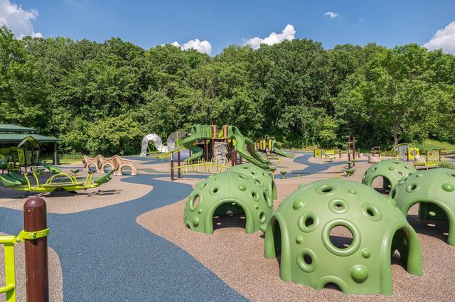 8827 Jorgensen Avenue S, Cottage Grove, MN 55016