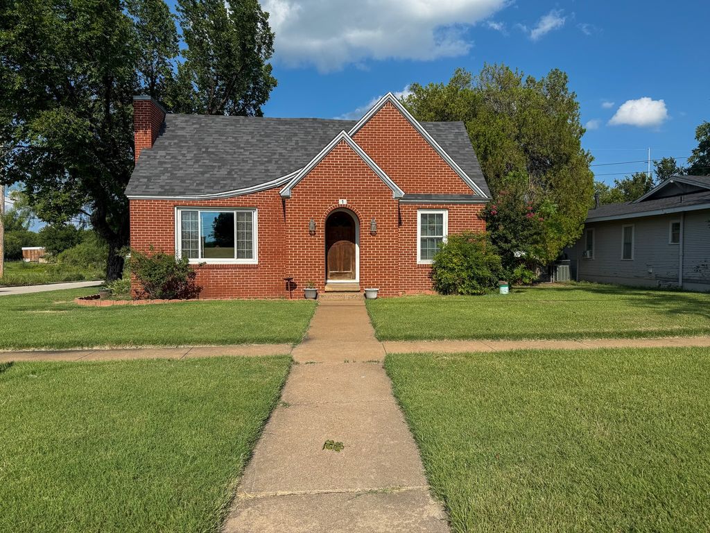 1 S Pecan Street, Albany, TX 76430